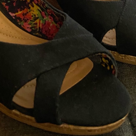 Dexflex Comfort Black Fabric Open Toe Casual Summer Vacation Shoe-Sz-9.5W - Picture 2 of 15